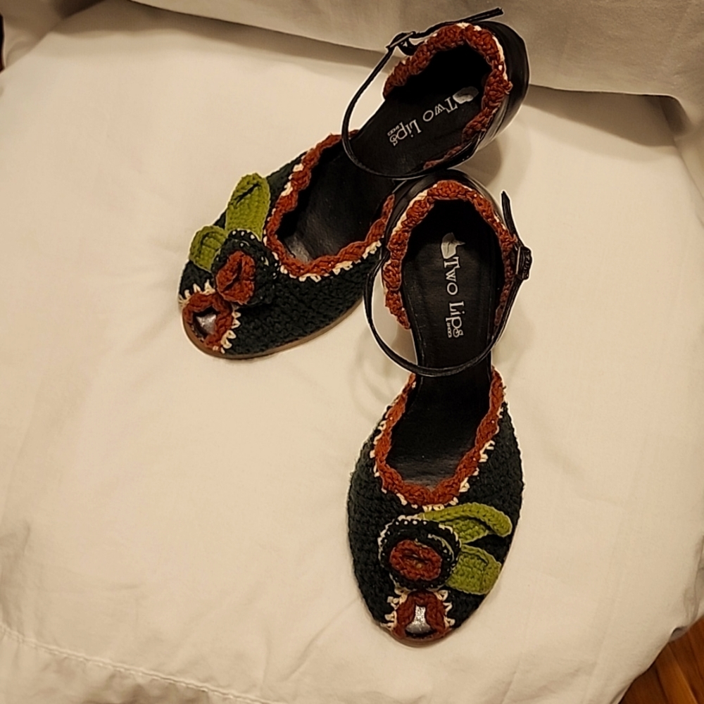 New, Vintage Two Lips Darya sz 8 1/2 black/multi colored wedge shoe.